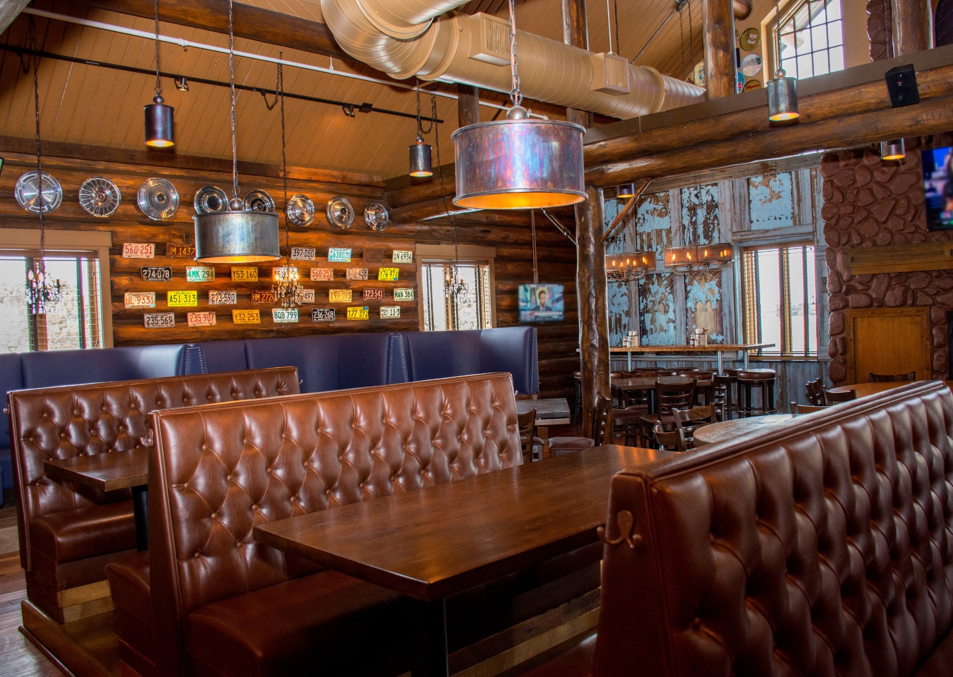 Rogers Interior - Booths